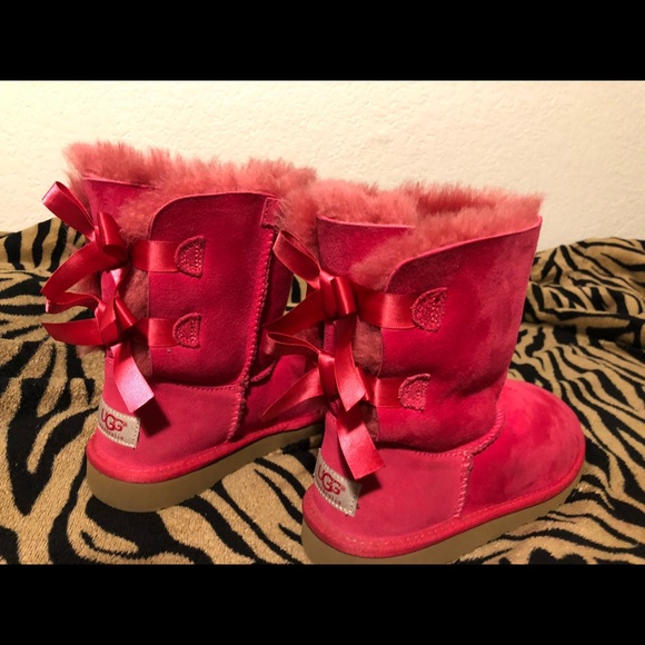 Pink UGGS - Picture 2 of 4